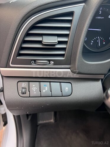 Hyundai Avante 2016, 223,700 km - 1.6 л - Bakı
