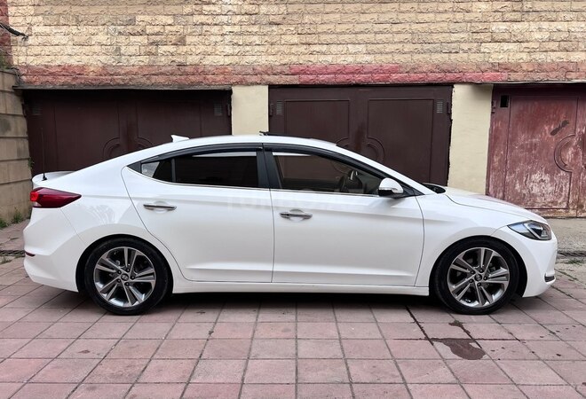 Hyundai Avante 2016, 223,700 km - 1.6 л - Bakı