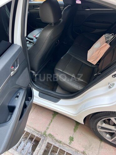 Hyundai Avante 2016, 223,700 km - 1.6 л - Bakı