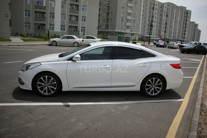 Hyundai Grandeur 2016, 235,641 km - 2.2 л - Bakı