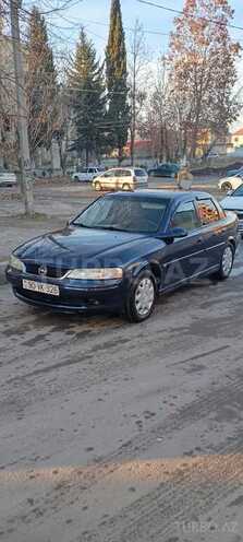Opel Vectra 1999, 495,700 km - 1.8 l - Qazax