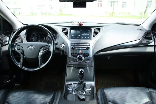 Hyundai Grandeur 2016, 235,641 km - 2.2 л - Bakı