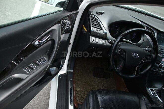 Hyundai Grandeur 2016, 235,641 km - 2.2 л - Bakı