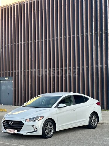 Hyundai Elantra-9