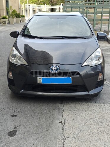 Toyota Prius C 2014, 263,570 km - 1.5 л - Bakı