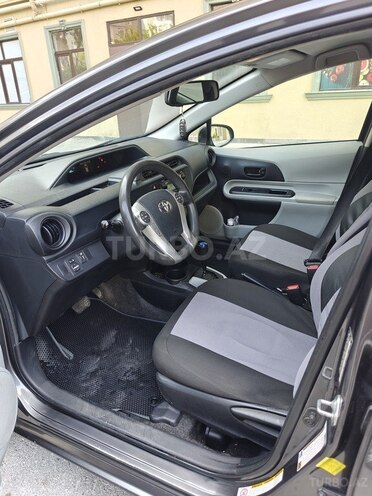 Toyota Prius C 2014, 263,570 km - 1.5 л - Bakı