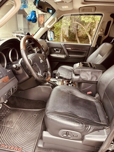 Mitsubishi Pajero 2013, 166,500 km - 3.0 л - Bakı