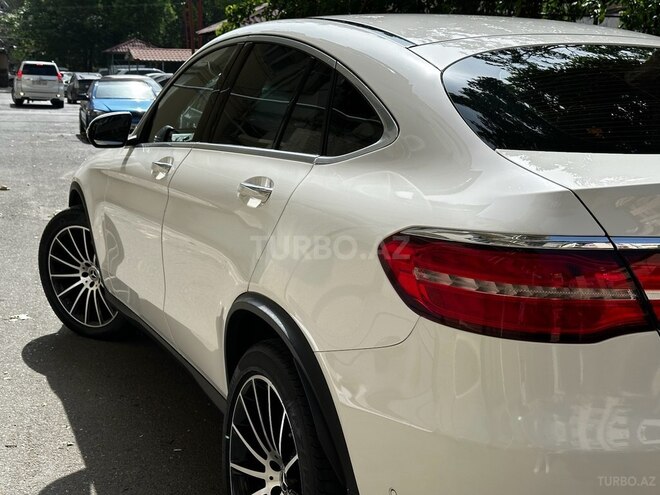 Mercedes GLC 300 4MATIC Coupe 2019, 100,000 km - 2.0 l - Bakı