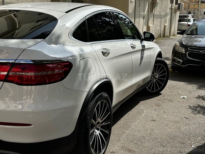 Mercedes GLC 300 4MATIC Coupe 2019, 100,000 km - 2.0 l - Bakı