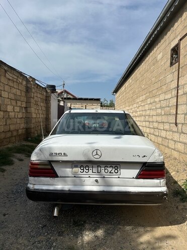 Mercedes E 230 1989, 450,001 km - 2.3 l - Bakı