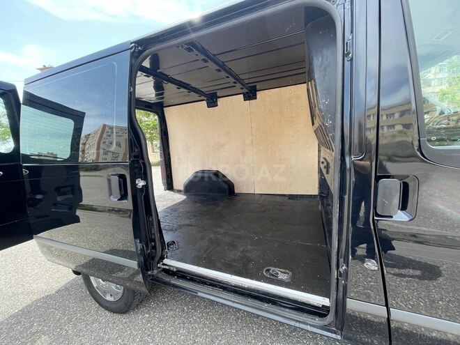 Ford Transit-8
