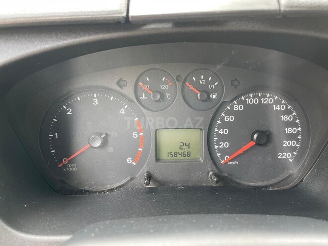 Ford Transit-4