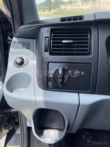 Ford Transit-5