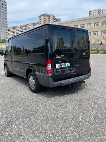 Ford Transit-10