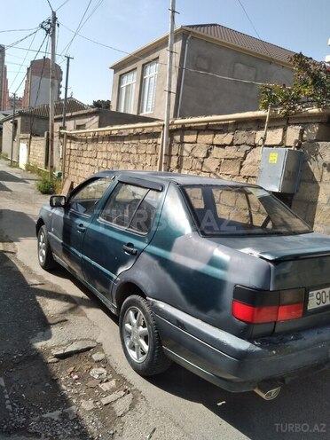 Volkswagen Vento 1996, 300,000 km - 1.8 л - Bakı