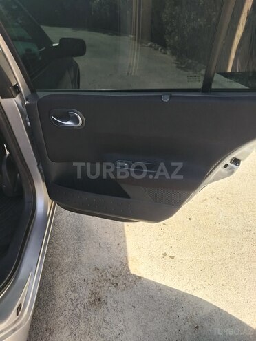 Renault Megane-13
