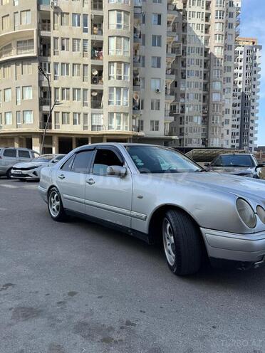 Mercedes E 280 1996, 286,000 km - 2.8 l - Sumqayıt