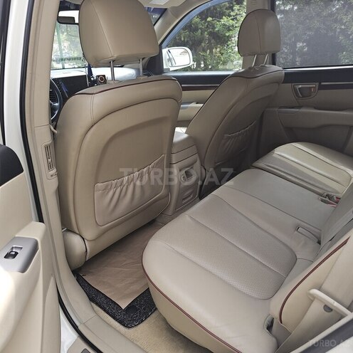 Hyundai Santa Fe-11