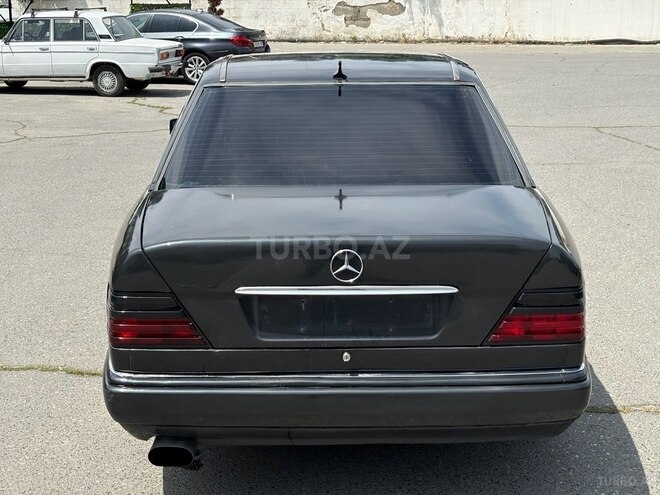 Mercedes E 220 1994, 250,000 km - 2.2 l - Bakı