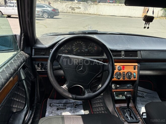 Mercedes E 220 1994, 250,000 km - 2.2 l - Bakı