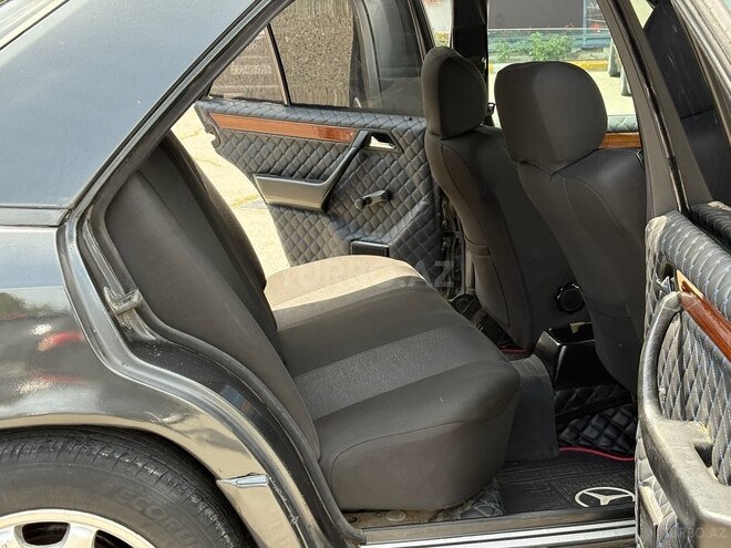 Mercedes E 220 1994, 250,000 km - 2.2 l - Bakı