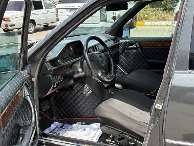 Mercedes E 220 1994, 250,000 km - 2.2 l - Bakı