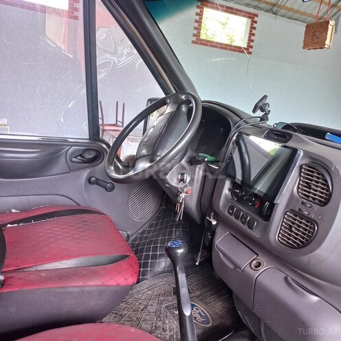 Ford Transit 2001, 102,637 km - 2.4 л - Ucar