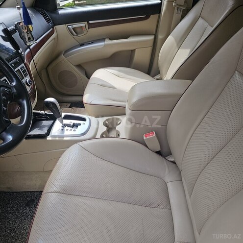 Hyundai Santa Fe-17