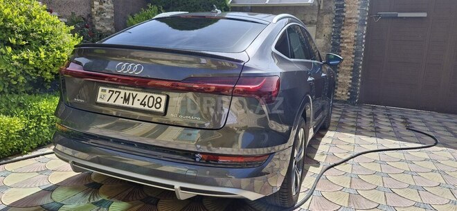 Audi  2022, 6,000 km - 0.0 l - Bakı