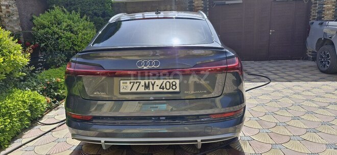 Audi  2022, 6,000 km - 0.0 l - Bakı