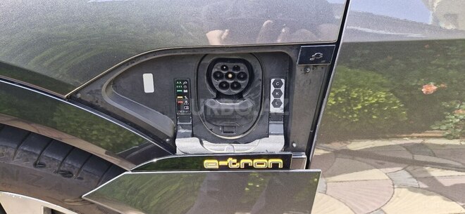 Audi  2022, 6,000 km - 0.0 l - Bakı