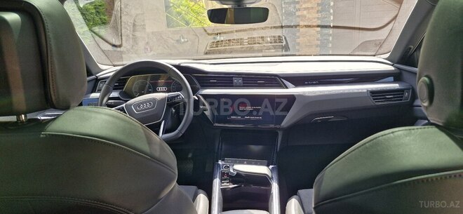Audi  2022, 6,000 km - 0.0 l - Bakı