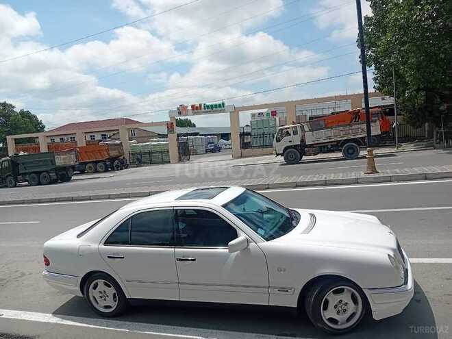 Mercedes E 240 1999, 295,000 km - 2.4 l - Şəki