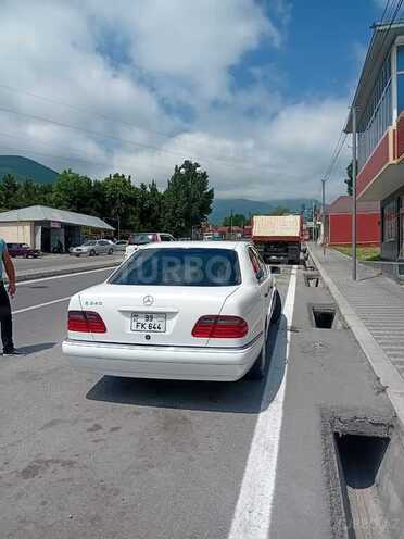 Mercedes E 240 1999, 295,000 km - 2.4 l - Şəki