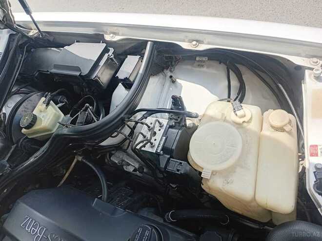 Mercedes E 240 1999, 295,000 km - 2.4 l - Şəki
