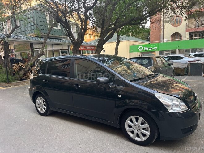 Toyota Corolla Verso 2006, 480,000 km - 2.2 л - Bakı