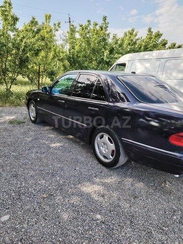 Mercedes E 220 d 1998, 447,973 km - 2.2 l - Bərdə