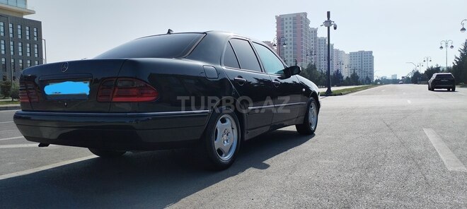 Mercedes E 220 d 1999, 250,000 km - 2.2 l - Bakı