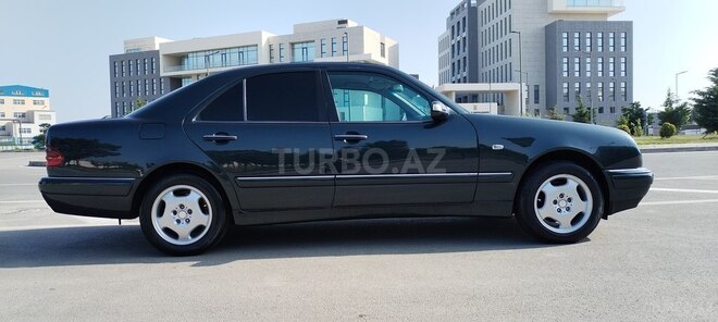 Mercedes E 220 d 1999, 250,000 km - 2.2 l - Bakı