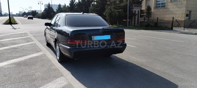 Mercedes E 220 d 1999, 250,000 km - 2.2 l - Bakı