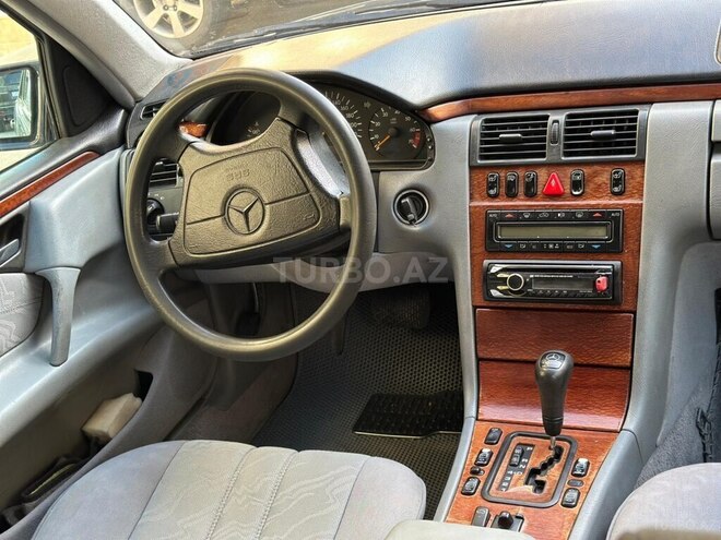 Mercedes E 240 1998, 427,000 km - 2.4 l - Bakı