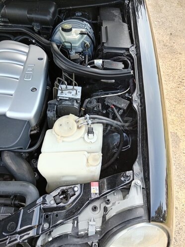 Mercedes E 270 2001, 390,000 km - 2.7 l - Bakı
