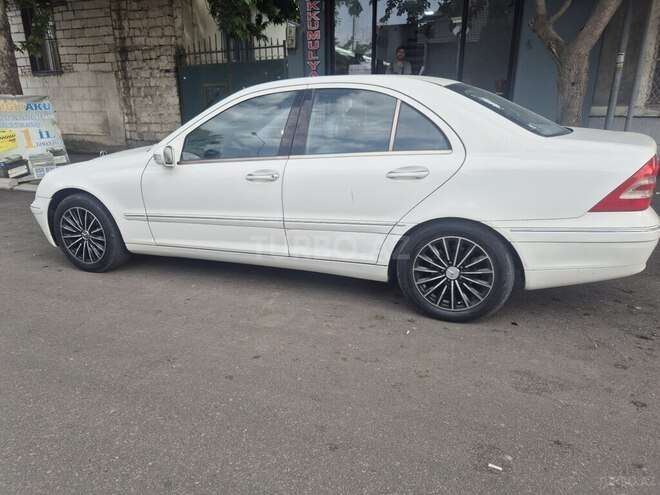 Mercedes C 240 2001, 270,000 km - 2.4 л - Gəncə