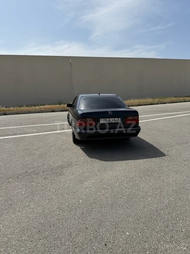 Mercedes E 270 2001, 391,000 km - 2.7 l - Bakı
