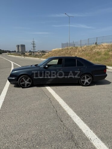 Mercedes E 270 2001, 391,000 km - 2.7 l - Bakı