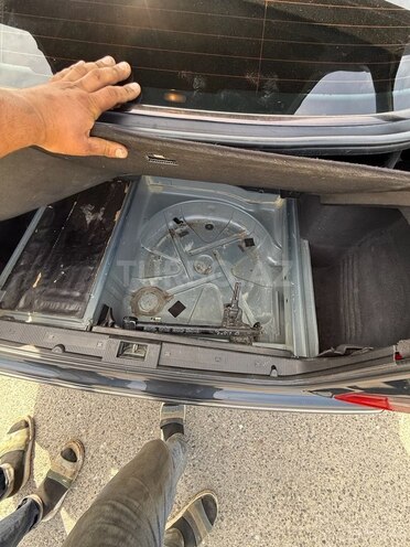 Mercedes E 270 2001, 391,000 km - 2.7 l - Bakı