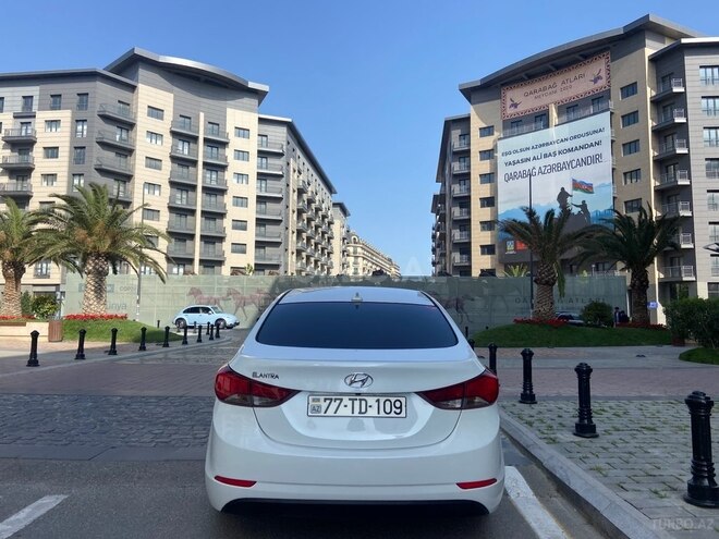 Hyundai Elantra 2015, 116,500 km - 1.8 l - Bakı