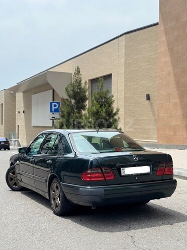 Mercedes E 230 1996, 490,000 km - 2.3 л - Bakı