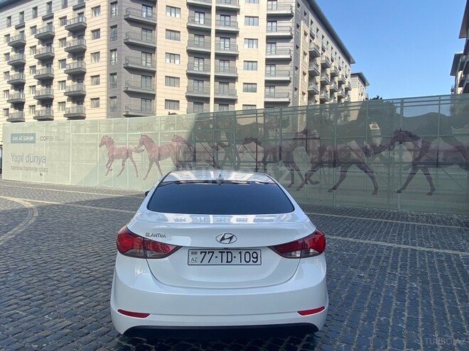 Hyundai Elantra 2015, 116,500 km - 1.8 l - Bakı