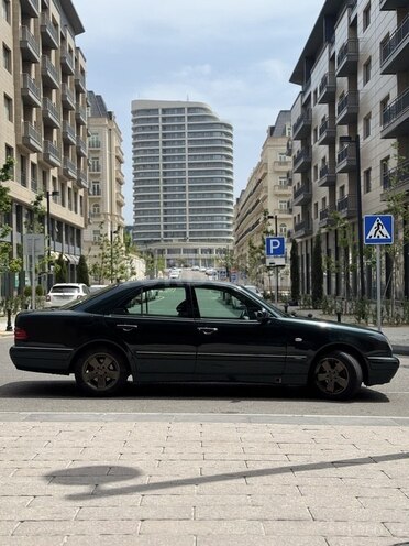 Mercedes E 230 1996, 490,000 km - 2.3 л - Bakı